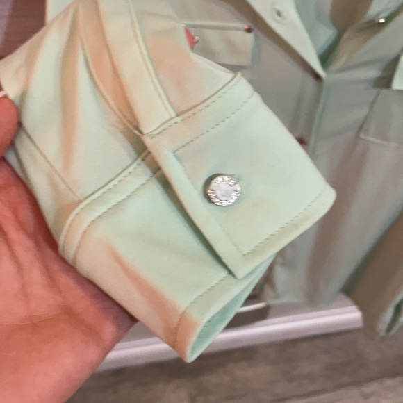 Mint green blouse - Picture 3 of 5